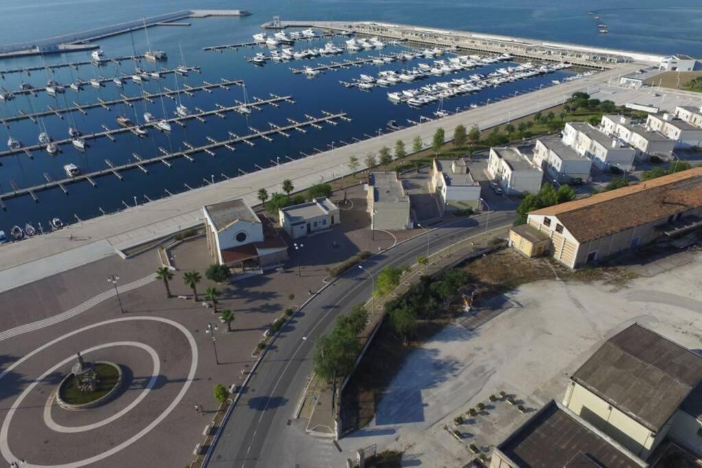 Domus Elegans In Centro Villa Manfredonia Exteriör bild