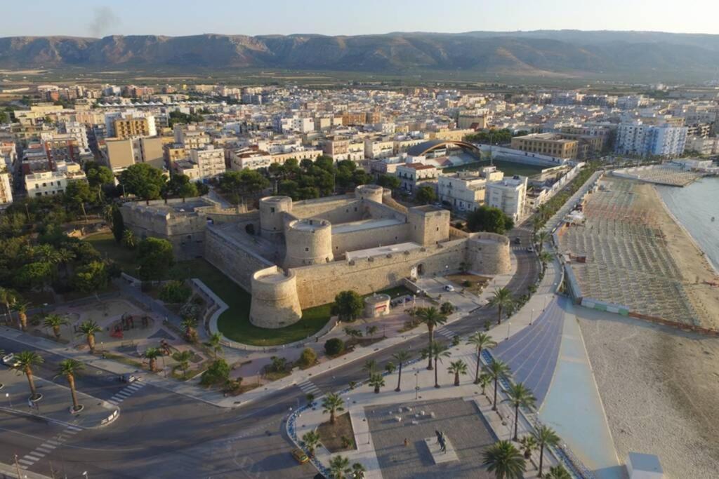 Domus Elegans In Centro Villa Manfredonia Exteriör bild